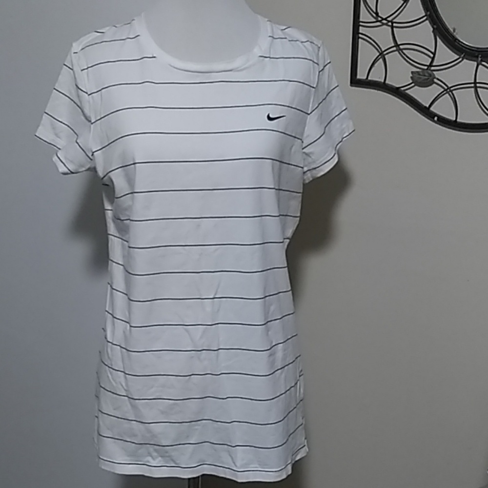 Nike women's Top The athletic Dept size L (12-14)